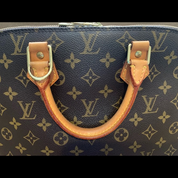 Authentic Louis Vuitton Alma PM - Picture 7 of 14